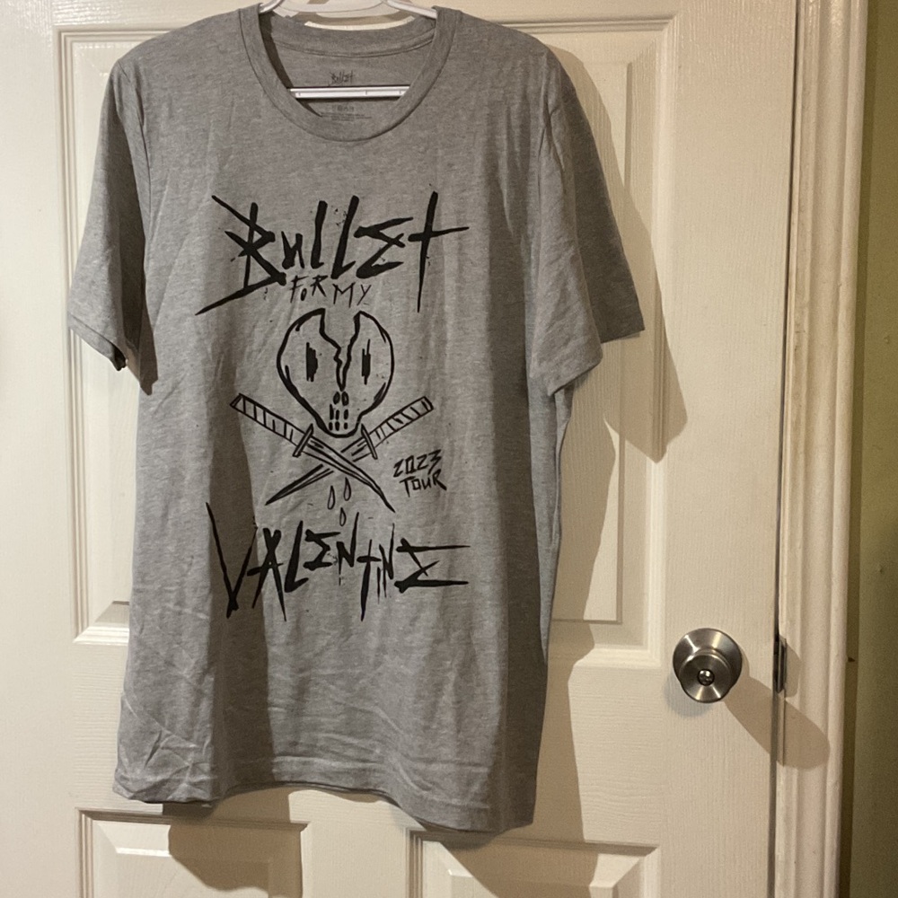 NWT Bullet For My Valentine Gray Graphic Band Tour T-Shirt